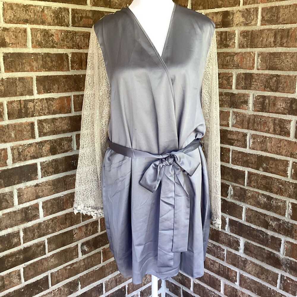 Bloomingdales Flora Nikrooz Gray Short Robe Large Lace Netting Long Sleeve